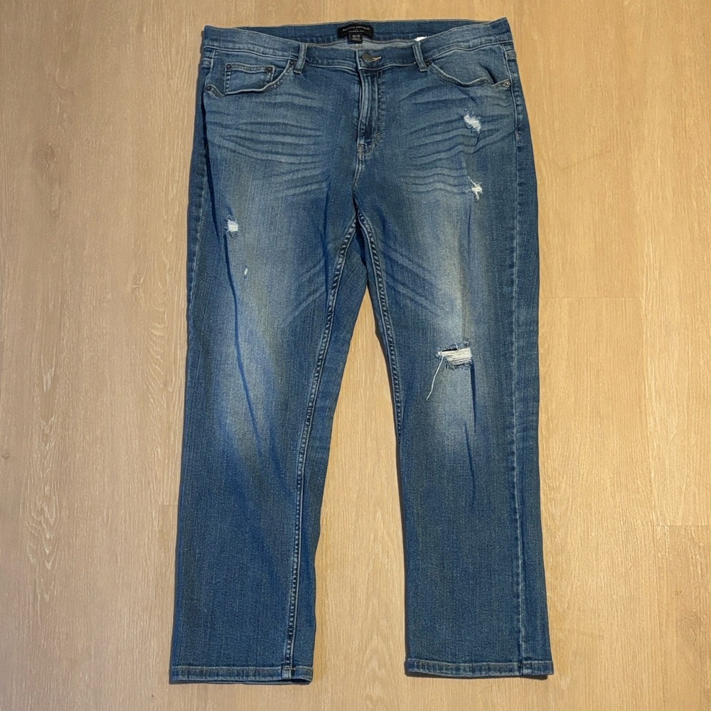 Banana Republic Distressed Girlfriend Jean size 31/12